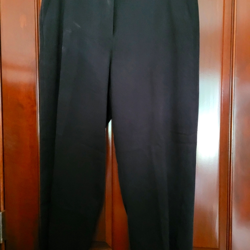 Tommy Bahama black silk ankle pants size 6